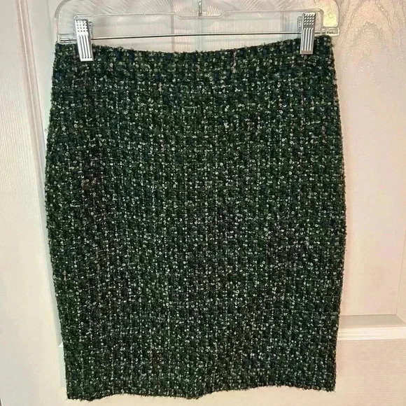 J. Crew Dresses & Skirts - J.Crew Wool Blend Boucle Tweed Pencil Skirt size 0